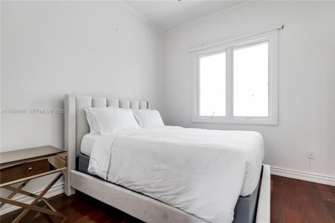 Casa en alquiler en Fort Lauderdale, Florida, 9 dormitorios, 2021.18 m2 № 2035861 - foto 28