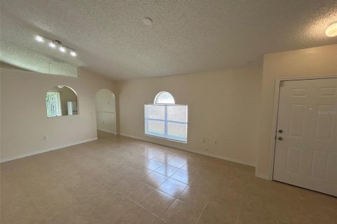 Villa ou maison à louer à Sanford, Floride: 4 chambres, 130.62 m2 № 1690320 - photo 2