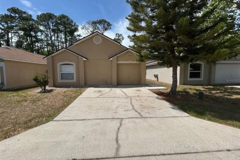 Villa ou maison à louer à Sanford, Floride: 4 chambres, 130.62 m2 № 1690320 - photo 1