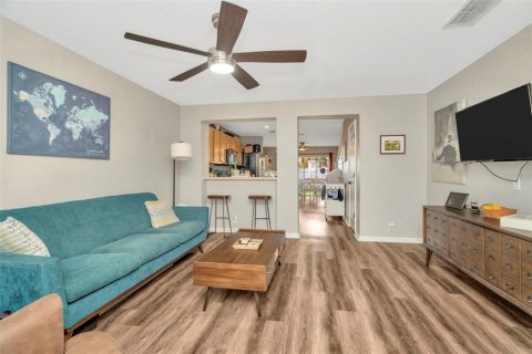 Townhouse in Clearwater, Florida 2 bedrooms, 116.31 sq.m. № 1904419 - photo 10