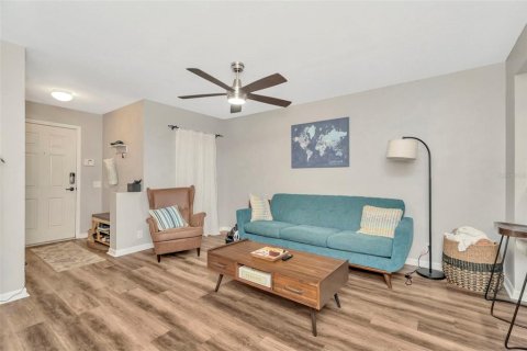 Townhouse in Clearwater, Florida 2 bedrooms, 116.31 sq.m. № 1904419 - photo 8