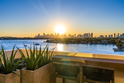 Купить кондоминиум в Майами-Бич, Флорида 1 спальня, 79.8м2, № 1985934 - фото 28