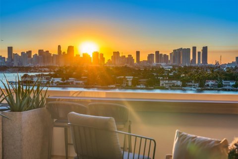 Купить кондоминиум в Майами-Бич, Флорида 1 спальня, 79.8м2, № 1985934 - фото 2