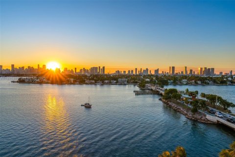 Купить кондоминиум в Майами-Бич, Флорида 1 спальня, 79.8м2, № 1985934 - фото 26