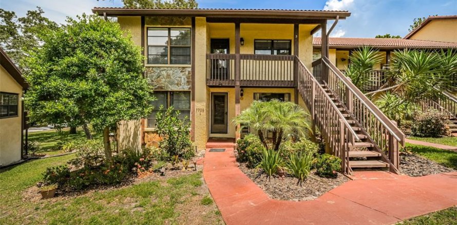 Condo in Port Richey, Florida, 2 bedrooms № 1163719