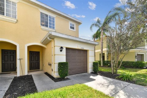 Townhouse in Tampa, Florida 3 bedrooms, 130.99 sq.m. № 1416611 - photo 1
