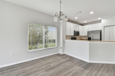 Townhouse in Tampa, Florida 3 bedrooms, 130.99 sq.m. № 1416611 - photo 7