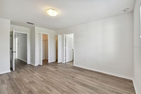 Townhouse in Tampa, Florida 3 bedrooms, 130.99 sq.m. № 1416611 - photo 24