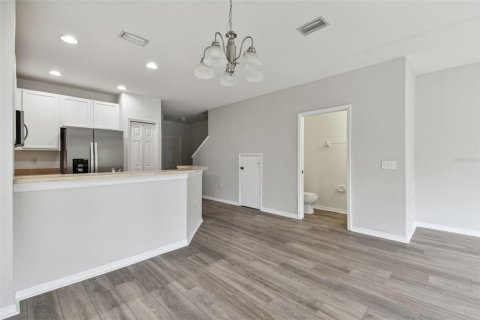 Townhouse in Tampa, Florida 3 bedrooms, 130.99 sq.m. № 1416611 - photo 3