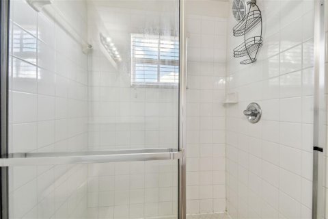 Townhouse in Tampa, Florida 3 bedrooms, 130.99 sq.m. № 1416611 - photo 28