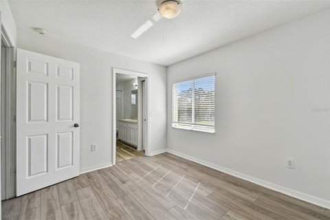 Townhouse in Tampa, Florida 3 bedrooms, 130.99 sq.m. № 1416611 - photo 16