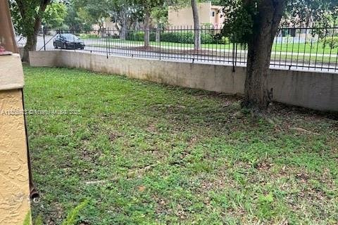 Снять в аренду кондоминиум в Майами, Флорида 2 спальни, 83.24м2, № 1941485 - фото 21