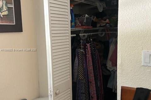 Снять в аренду кондоминиум в Майами, Флорида 2 спальни, 83.24м2, № 1941485 - фото 13