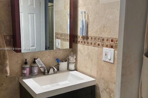 Снять в аренду кондоминиум в Майами, Флорида 2 спальни, 83.24м2, № 1941485 - фото 14