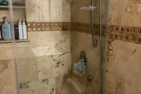 Снять в аренду кондоминиум в Майами, Флорида 2 спальни, 83.24м2, № 1941485 - фото 15