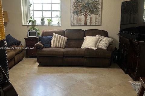 Снять в аренду кондоминиум в Майами, Флорида 2 спальни, 83.24м2, № 1941485 - фото 3