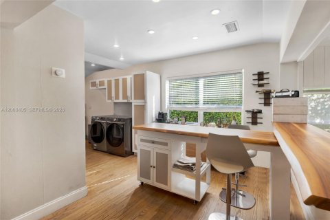 Casa en venta en Miami Beach, Florida, 4 dormitorios, 142.88 m2 № 2261012 - foto 10
