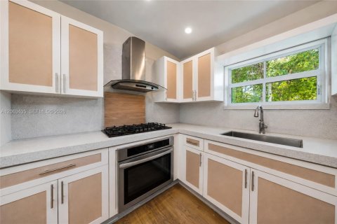 Casa en venta en Miami Beach, Florida, 4 dormitorios, 142.88 m2 № 2261012 - foto 9