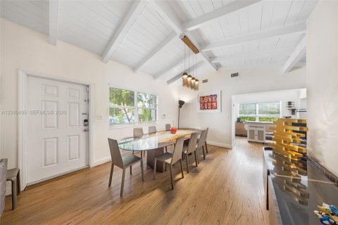 Casa en venta en Miami Beach, Florida, 4 dormitorios, 142.88 m2 № 2261012 - foto 4