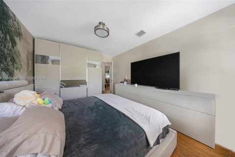 Casa en venta en Miami Beach, Florida, 4 dormitorios, 142.88 m2 № 2261012 - foto 20