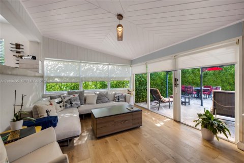 Casa en venta en Miami Beach, Florida, 4 dormitorios, 142.88 m2 № 2261012 - foto 14