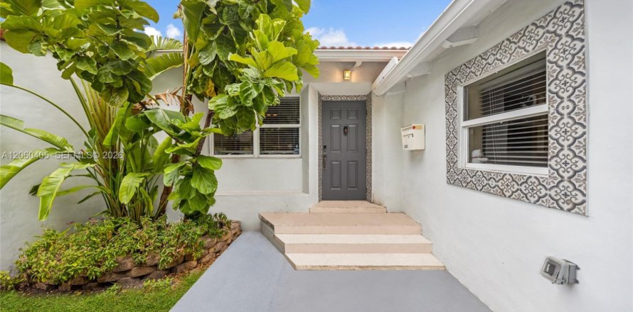 Casa en Miami Beach, Florida 4 dormitorios, 142.88 m2 № 2261012