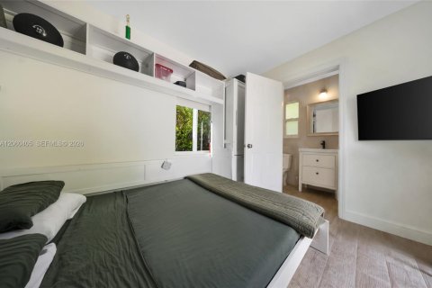 Casa en venta en Miami Beach, Florida, 4 dormitorios, 142.88 m2 № 2261012 - foto 30