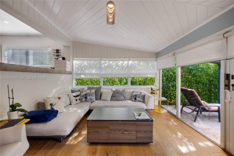 Casa en venta en Miami Beach, Florida, 4 dormitorios, 142.88 m2 № 2261012 - foto 15