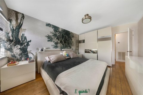 Casa en venta en Miami Beach, Florida, 4 dormitorios, 142.88 m2 № 2261012 - foto 19
