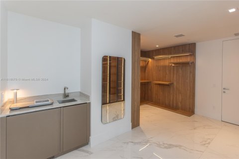 Купить кондоминиум в Санни-Айлс-Бич, Флорида 4 спальни, 307.13м2, № 1703130 - фото 30