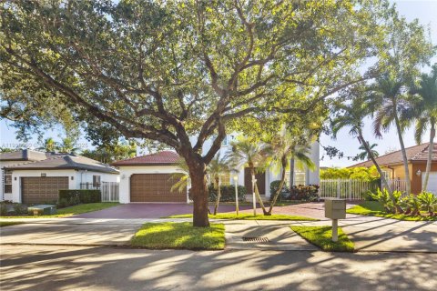 Casa en venta en Miami Lakes, Florida, 5 dormitorios, 319.03 m2 № 1973968 - foto 3