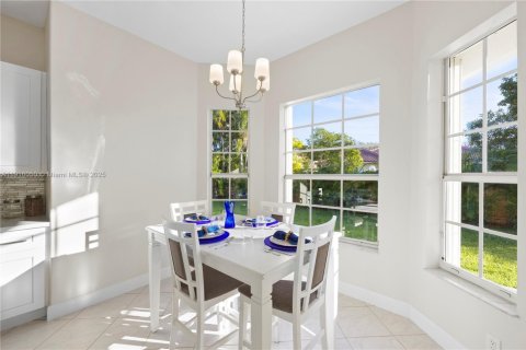 Casa en venta en Miami Lakes, Florida, 5 dormitorios, 319.03 m2 № 1973968 - foto 15