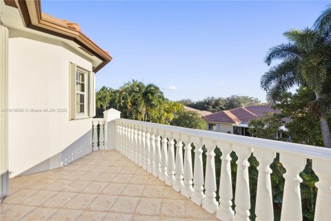 Casa en venta en Miami Lakes, Florida, 5 dormitorios, 319.03 m2 № 1973968 - foto 26