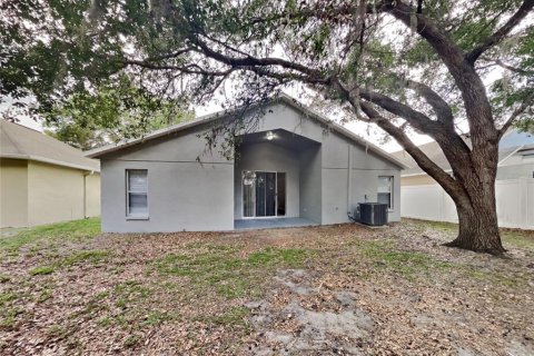 Villa ou maison à louer à Gibsonton, Floride: 4 chambres, 167.97 m2 № 2117711 - photo 22