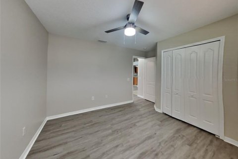 Villa ou maison à louer à Gibsonton, Floride: 4 chambres, 167.97 m2 № 2117711 - photo 18