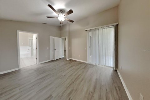 Villa ou maison à louer à Gibsonton, Floride: 4 chambres, 167.97 m2 № 2117711 - photo 9