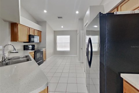Villa ou maison à louer à Gibsonton, Floride: 4 chambres, 167.97 m2 № 2117711 - photo 5