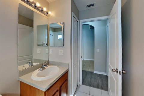 Villa ou maison à louer à Gibsonton, Floride: 4 chambres, 167.97 m2 № 2117711 - photo 21