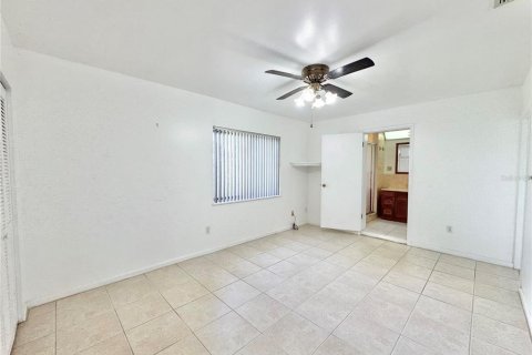 Casa en alquiler en Winter Haven, Florida, 3 dormitorios, 179.02 m2 № 1915728 - foto 16