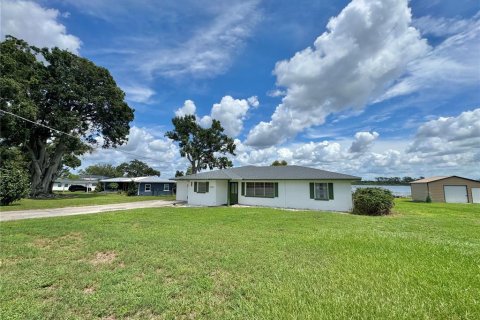 Casa en alquiler en Winter Haven, Florida, 3 dormitorios, 179.02 m2 № 1915728 - foto 1