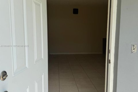 Propiedad comercial en venta en Miami, Florida, 295.89 m2 № 1993219 - foto 25