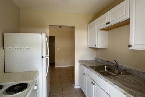 Propiedad comercial en venta en Miami, Florida, 295.89 m2 № 1993219 - foto 29