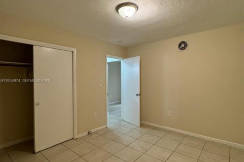 Propiedad comercial en venta en Miami, Florida, 295.89 m2 № 1993219 - foto 22