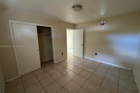 Propiedad comercial en venta en Miami, Florida, 295.89 m2 № 1993219 - foto 19