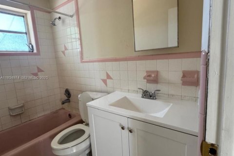 Propiedad comercial en venta en Miami, Florida, 295.89 m2 № 1993219 - foto 21