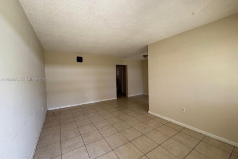 Propiedad comercial en venta en Miami, Florida, 295.89 m2 № 1993219 - foto 28
