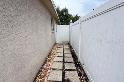 House in Brandon, Florida 3 bedrooms, 140.84 sq.m. № 2266920 - photo 15