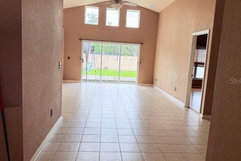 House in Brandon, Florida 3 bedrooms, 140.84 sq.m. № 2266920 - photo 3