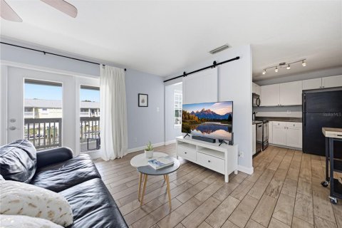 Copropriété à louer à Saint Petersburg, Floride: 1 chambre, 76.46 m2 № 2419738 - photo 5