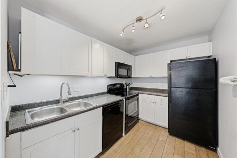 Copropriété à louer à Saint Petersburg, Floride: 1 chambre, 76.46 m2 № 2419738 - photo 8